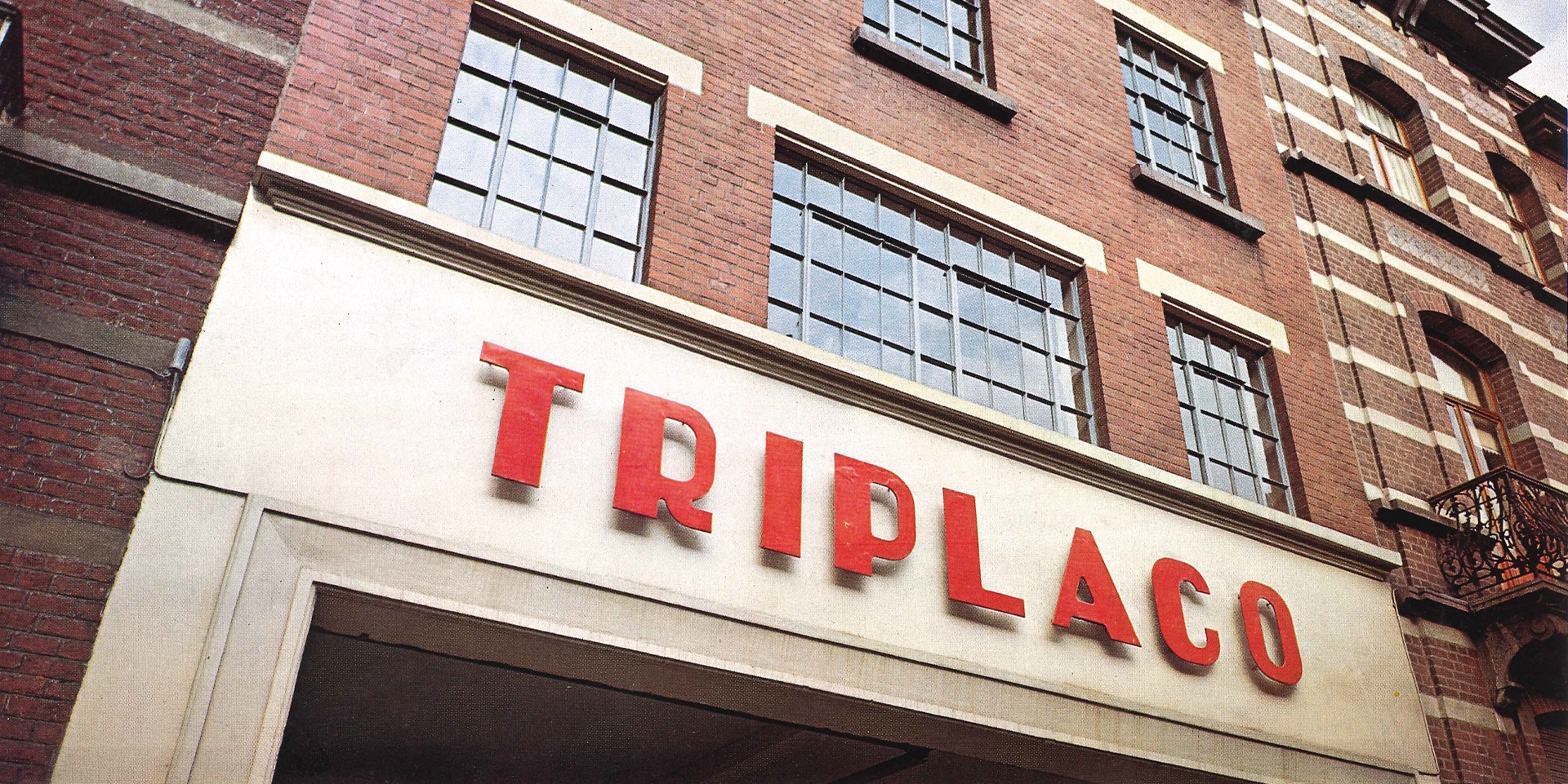 Gevel van gebouw met Triplaco